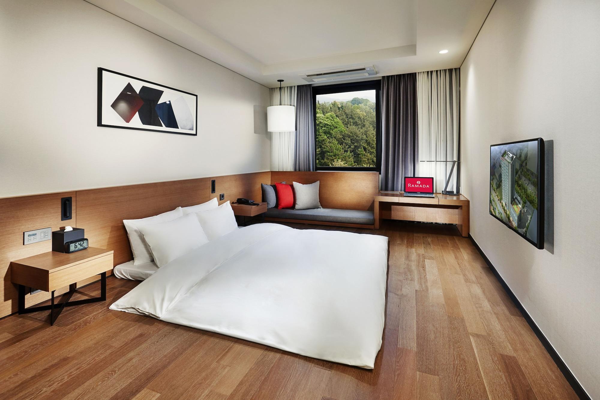 Ramada By Wyndham Gunsan Hotel Kültér fotó