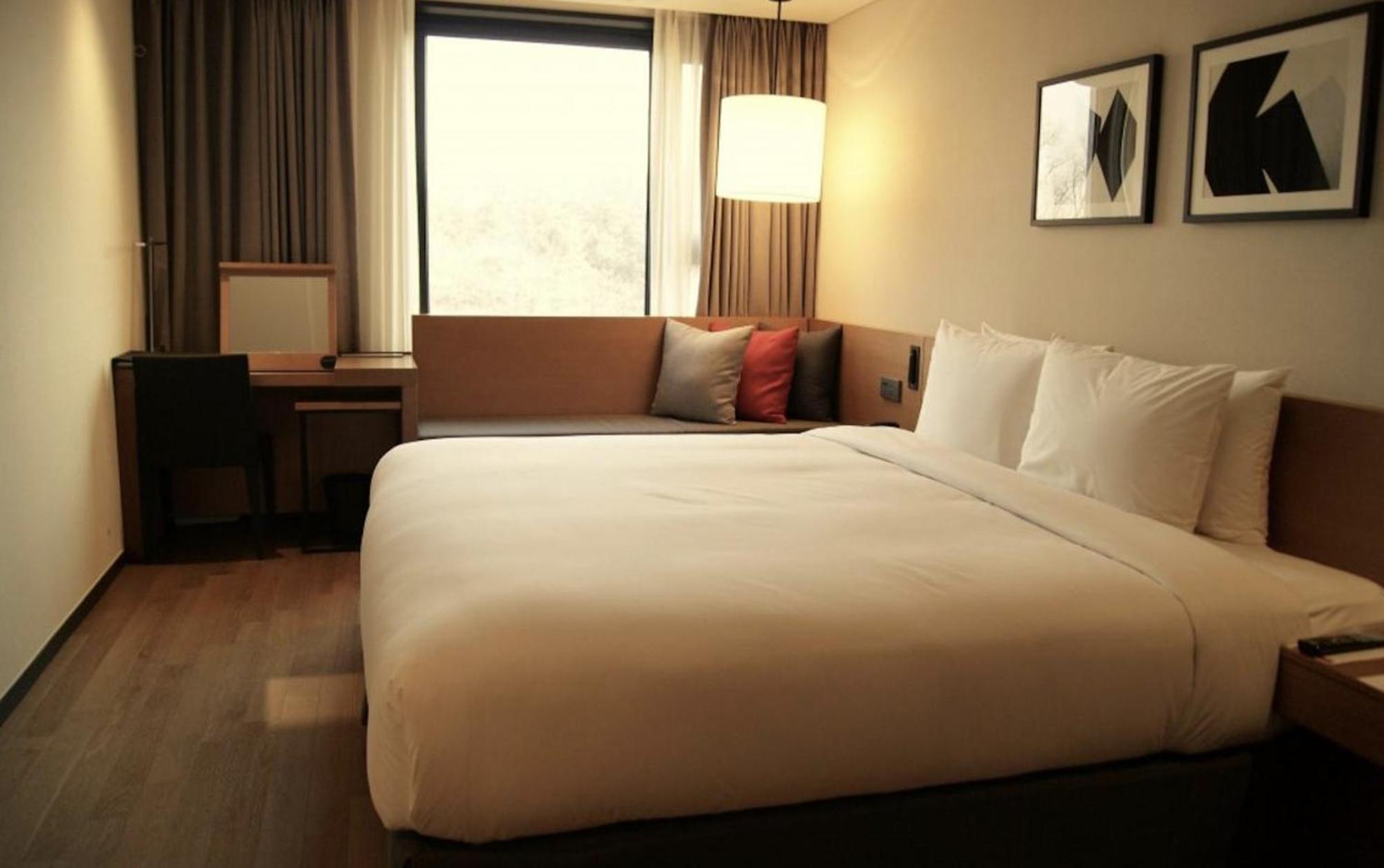 Ramada By Wyndham Gunsan Hotel Kültér fotó