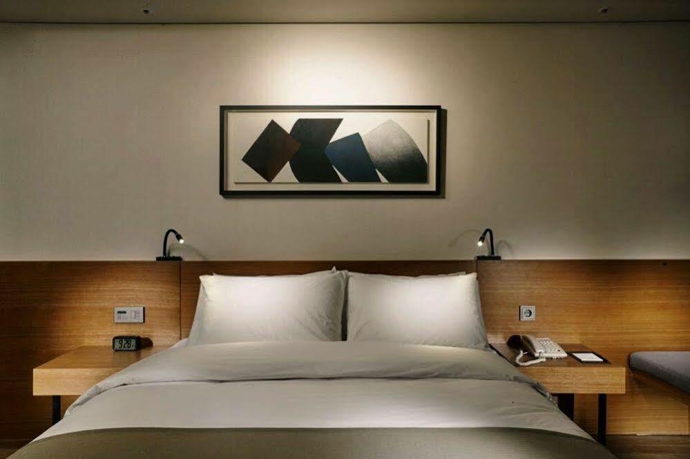 Ramada By Wyndham Gunsan Hotel Kültér fotó