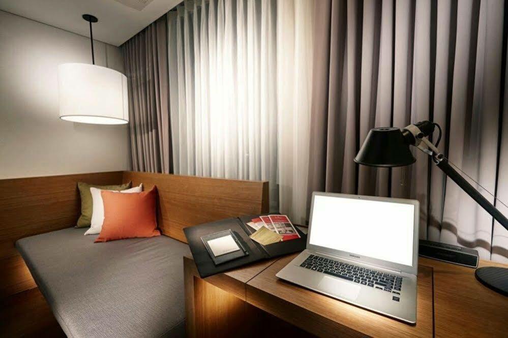 Ramada By Wyndham Gunsan Hotel Kültér fotó